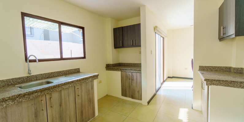 Casa en alquiler ubicada en Urb. La Rioja, La Aurora GeoBienes - Casa en alquiler ubicada en Urb. La Rioja, La Aurora - Plusvalia Guayaquil Casas de venta y alquiler Inmobiliaria Ecuador