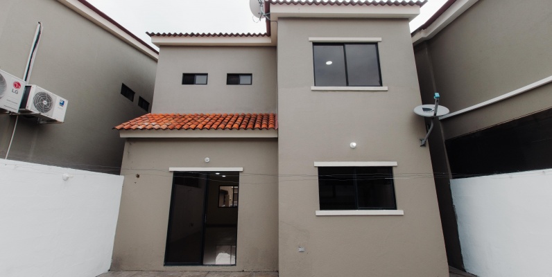 Casa en alquiler ubicada en Urbanización La Romareda, av. Narcisa de Jesús GeoBienes - Casa en alquiler ubicada en Urbanización La Romareda, av. Narcisa de Jesús - Plusvalia Guayaquil Casas de venta y alquiler Inmobiliaria Ecuador