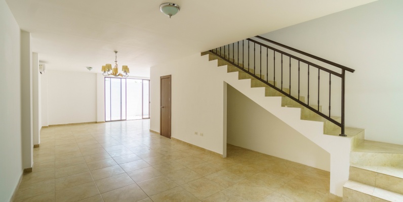 Casa en alquiler ubicado en Urb. Villas del Bosque, vía a la costa. GeoBienes - Casa en alquiler ubicado en Urbanización Villas del Bosque, vía a la costa - Plusvalia Guayaquil Casas de venta y alquiler Inmobiliaria Ecuador