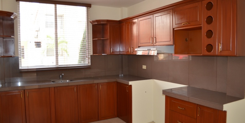 Casa en Alquiler urbanización Cataluña vía Salitre - Samborondon GeoBienes - Casa en Alquiler urbanización Cataluña vía Salitre - Samborondon - Plusvalia Guayaquil Casas de venta y alquiler Inmobiliaria Ecuador
