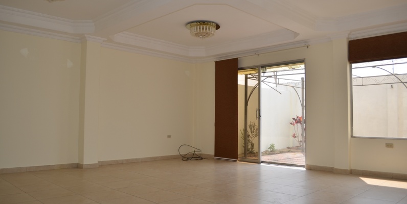 Casa en Alquiler urbanización Cataluña vía Salitre - Samborondon GeoBienes - Casa en Alquiler urbanización Cataluña vía Salitre - Samborondon - Plusvalia Guayaquil Casas de venta y alquiler Inmobiliaria Ecuador