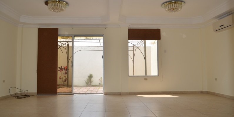 Casa en Alquiler urbanización Cataluña vía Salitre - Samborondon GeoBienes - Casa en Alquiler urbanización Cataluña vía Salitre - Samborondon - Plusvalia Guayaquil Casas de venta y alquiler Inmobiliaria Ecuador