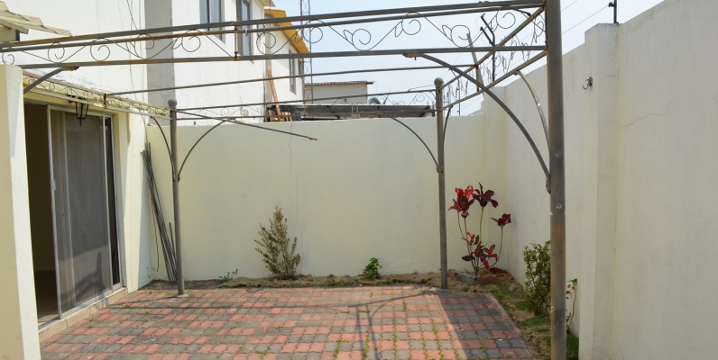 Casa en Alquiler urbanización Cataluña vía Salitre - Samborondon GeoBienes - Casa en Alquiler urbanización Cataluña vía Salitre - Samborondon - Plusvalia Guayaquil Casas de venta y alquiler Inmobiliaria Ecuador