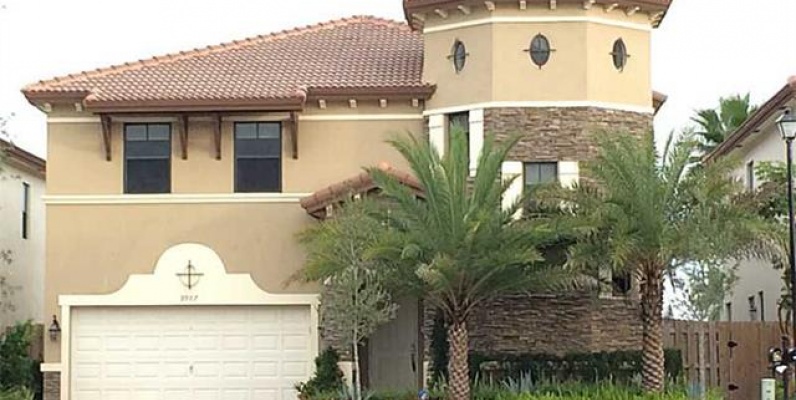 Casa en DORAL BREEZE-MIAMI GeoBienes - Casa en DORAL BREEZE-MIAMI - Plusvalia Guayaquil Casas de venta y alquiler Inmobiliaria Ecuador