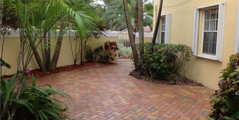 Casa en DORAL DUNES, MIAMI GeoBienes - Casa en DORAL DUNES, MIAMI - Plusvalia Guayaquil Casas de venta y alquiler Inmobiliaria Ecuador