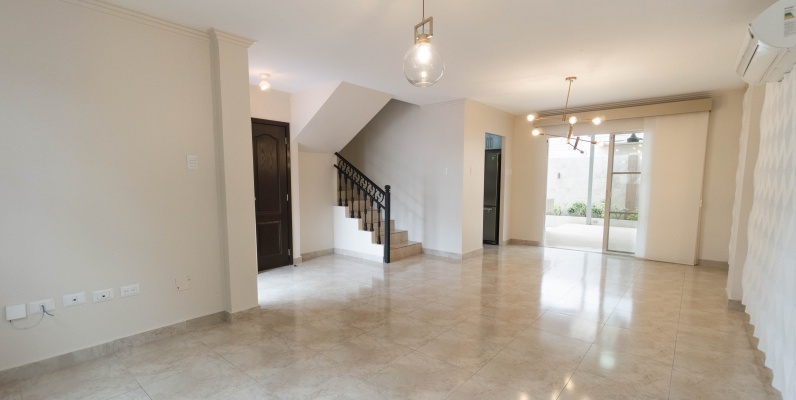 Casa en venta, Casa Laguna, etapa Paradisa, AURORA, Av. Febres Cordero GeoBienes - Casa en venta, Casa Laguna, etapa Paradisa, AURORA, Av. Febres Cordero - Plusvalia Guayaquil Casas de venta y alquiler Inmobiliaria Ecuador