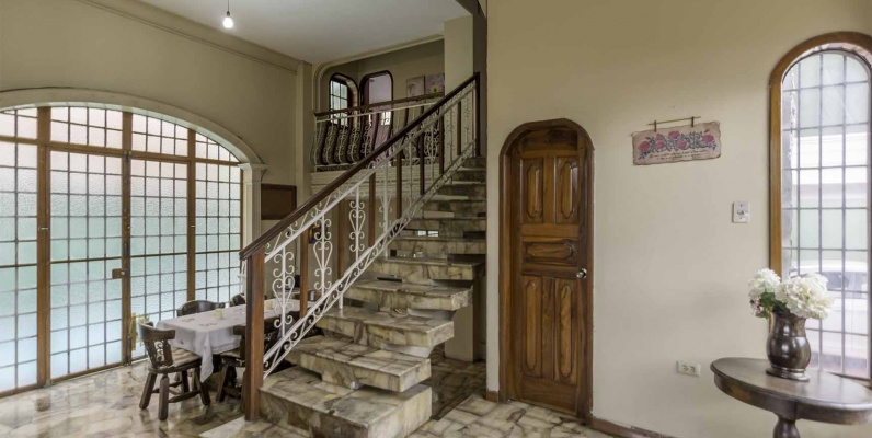 Casa en venta Cdla. Los Almendros, Sur de Guayaquil GeoBienes - Casa en venta Cdla. Los Almendros, Sur de Guayaquil - Plusvalia Guayaquil Casas de venta y alquiler Inmobiliaria Ecuador