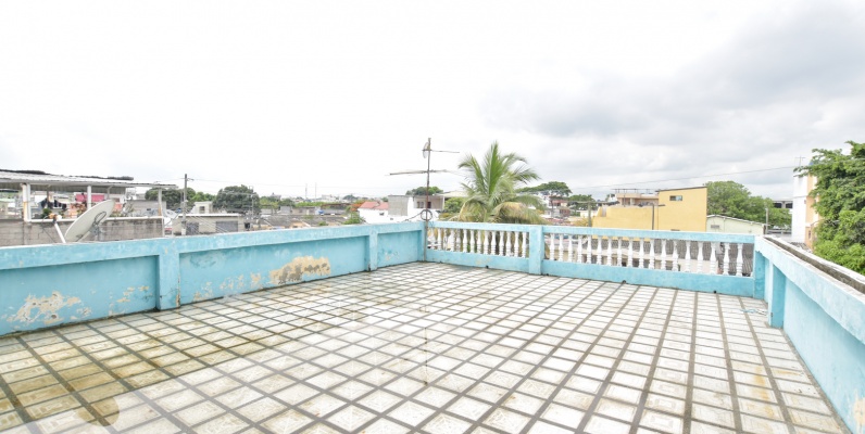 GeoBienes - Casa en venta con local comercial. Ciudadela Guayacanes, Guayaquil, Ecuador - Plusvalia Guayaquil Casas de venta y alquiler Inmobiliaria Ecuador