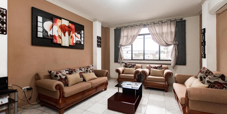 GeoBienes - Casa en venta de 3 pisos y 3 departamentos ubicada en Guayacanes. - Plusvalia Guayaquil Casas de venta y alquiler Inmobiliaria Ecuador