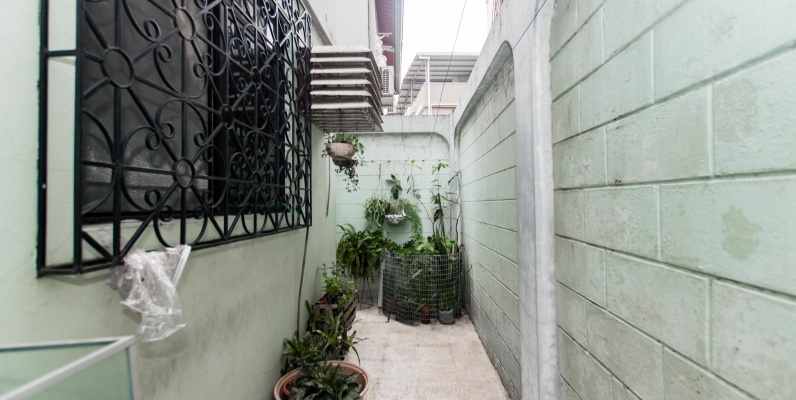 Casa en venta de 3 pisos y 3 departamentos ubicada en Guayacanes. GeoBienes - Casa en venta de 3 pisos y 3 departamentos ubicada en Guayacanes. - Plusvalia Guayaquil Casas de venta y alquiler Inmobiliaria Ecuador