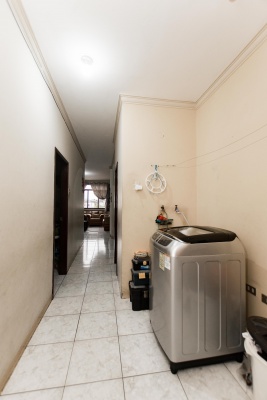 Casa en venta de 3 pisos y 3 departamentos ubicada en Guayacanes. GeoBienes - Casa en venta de 3 pisos y 3 departamentos ubicada en Guayacanes. - Plusvalia Guayaquil Casas de venta y alquiler Inmobiliaria Ecuador