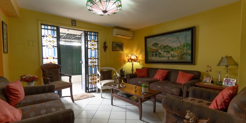 Casa en venta en Carchi entre Velez y Hurtado, Centro de Guayaquil GeoBienes - Casa en venta en Carchi entre Velez y Hurtado, Centro de Guayaquil - Plusvalia Guayaquil Casas de venta y alquiler Inmobiliaria Ecuador