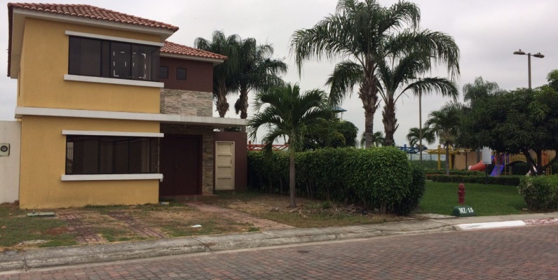 GeoBienes - Casa en Venta en Ciudad Celeste, Etapa La Marina - Samborondon - Plusvalia Guayaquil Casas de venta y alquiler Inmobiliaria Ecuador