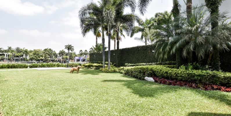 Casa en venta en la Urbanización Castelago, Vía Samborondón GeoBienes - Casa en venta en la Urbanización Castelago, Vía Samborondón - Plusvalia Guayaquil Casas de venta y alquiler Inmobiliaria Ecuador