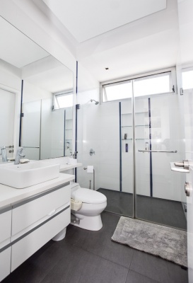 Casa en venta en la Urbanización Castelago, Vía Samborondón GeoBienes - Casa en venta en la Urbanización Castelago, Vía Samborondón - Plusvalia Guayaquil Casas de venta y alquiler Inmobiliaria Ecuador