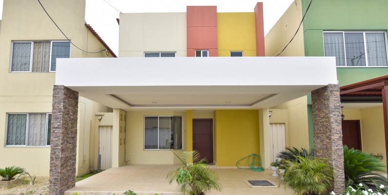 Casa en venta en la Urbanización Castilla, Vía Samorondón GeoBienes - Casa en venta en la Urbanización Castilla, Vía Samorondón - Plusvalia Guayaquil Casas de venta y alquiler Inmobiliaria Ecuador
