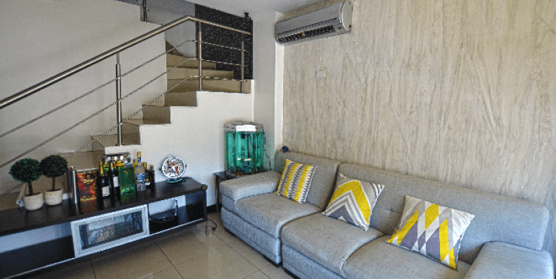 Casa en venta en la Urbanización Castilla, Vía Samorondón GeoBienes - Casa en venta en la Urbanización Castilla, Vía Samorondón - Plusvalia Guayaquil Casas de venta y alquiler Inmobiliaria Ecuador