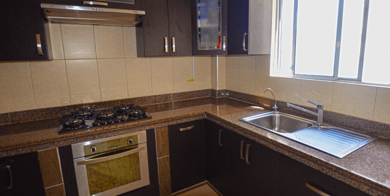 Casa en venta en la Urbanización Castilla, Vía Samorondón GeoBienes - Casa en venta en la Urbanización Castilla, Vía Samorondón - Plusvalia Guayaquil Casas de venta y alquiler Inmobiliaria Ecuador