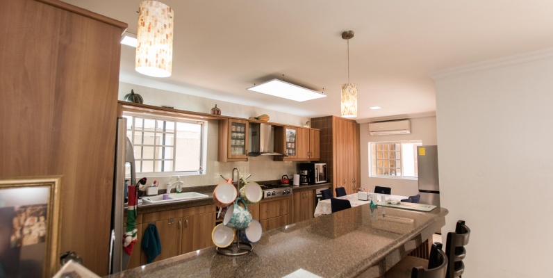 Casa en venta en la Urbanización Estancia del Rio, Vía Samborondón GeoBienes - Casa en venta en la Urbanización Estancia del Rio, Vía Samborondón - Plusvalia Guayaquil Casas de venta y alquiler Inmobiliaria Ecuador