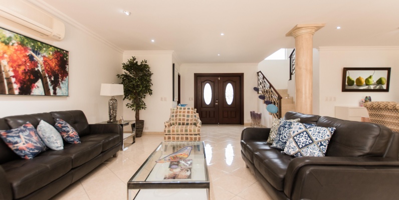 Casa en venta en la Urbanización Estancia del Rio, Vía Samborondón GeoBienes - Casa en venta en la Urbanización Estancia del Rio, Vía Samborondón - Plusvalia Guayaquil Casas de venta y alquiler Inmobiliaria Ecuador