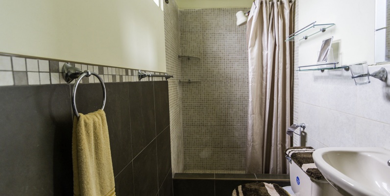 Casa en venta en la Urbanización Malaga 1, Vía Salitre GeoBienes - Casa en venta en la Urbanización Malaga 1, Vía Salitre - Plusvalia Guayaquil Casas de venta y alquiler Inmobiliaria Ecuador