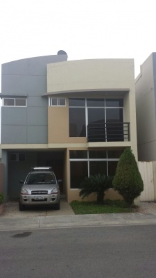 GeoBienes - Casa en Venta en la Urbanización Matices, Vía Daule - Samborondón - Plusvalia Guayaquil Casas de venta y alquiler Inmobiliaria Ecuador