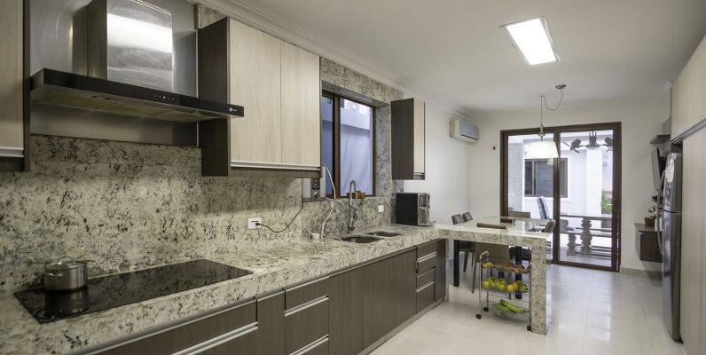 Casa en venta en la Urbanización Terrasol, Vía a Samborondón GeoBienes - Casa en venta en la Urbanización Terrasol, Vía a Samborondón - Plusvalia Guayaquil Casas de venta y alquiler Inmobiliaria Ecuador
