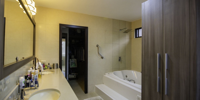 Casa en venta en la Urbanización Terrasol, Vía a Samborondón GeoBienes - Casa en venta en la Urbanización Terrasol, Vía a Samborondón - Plusvalia Guayaquil Casas de venta y alquiler Inmobiliaria Ecuador