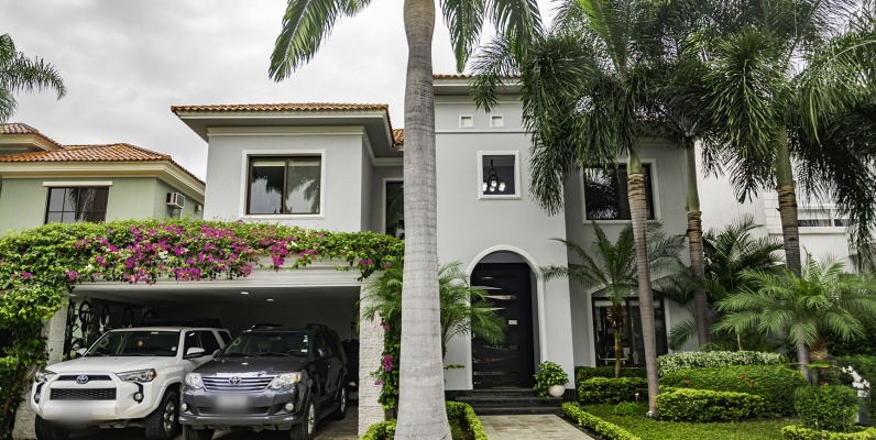 Casa en venta en la Urbanización Terrasol, Vía a Samborondón GeoBienes - Casa en venta en la Urbanización Terrasol, Vía a Samborondón - Plusvalia Guayaquil Casas de venta y alquiler Inmobiliaria Ecuador