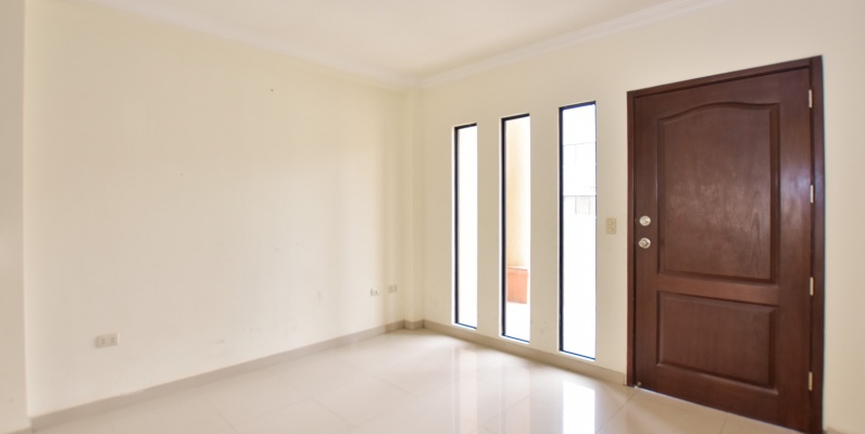 Casa en venta en la Urbanización Villa Club, Vía a Daule GeoBienes - Casa en venta en la Urbanización Villa Club, Vía a Daule - Plusvalia Guayaquil Casas de venta y alquiler Inmobiliaria Ecuador