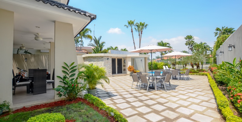 Casa en venta en Lago Sol sector vía a Samborondón GeoBienes - Casa en venta en Lago Sol sector vía a Samborondón - Plusvalia Guayaquil Casas de venta y alquiler Inmobiliaria Ecuador
