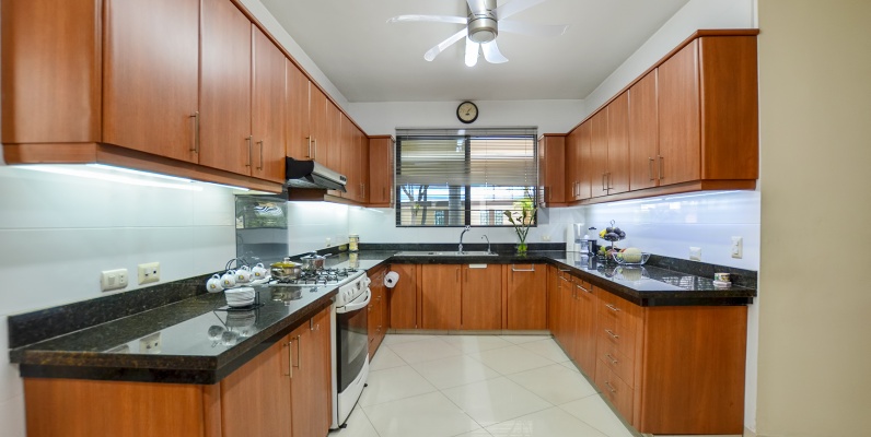 Casa en venta en Lago Sol sector vía a Samborondón GeoBienes - Casa en venta en Lago Sol sector vía a Samborondón - Plusvalia Guayaquil Casas de venta y alquiler Inmobiliaria Ecuador