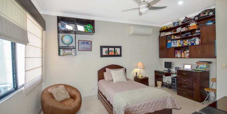 Casa en venta en Lago Sol sector vía a Samborondón GeoBienes - Casa en venta en Lago Sol sector vía a Samborondón - Plusvalia Guayaquil Casas de venta y alquiler Inmobiliaria Ecuador