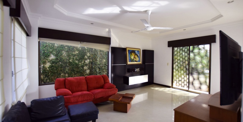 Casa en venta en Laguna del Sol, Vía Samborondón GeoBienes - Casa en venta en Laguna del Sol, Vía Samborondón - Plusvalia Guayaquil Casas de venta y alquiler Inmobiliaria Ecuador