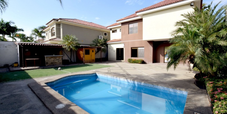 GeoBienes - Casa en venta en Laguna del Sol, Vía Samborondón - Plusvalia Guayaquil Casas de venta y alquiler Inmobiliaria Ecuador