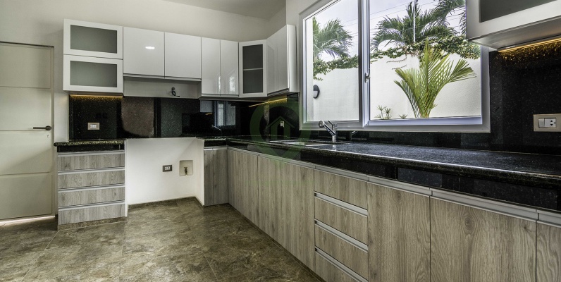 Casa en Venta en Mocolí Gardens en Vía a Samborondón GeoBienes - Casa en venta Villa 5 en Mocolí Gardens en Vía a Samborondón - Plusvalia Guayaquil Casas de venta y alquiler Inmobiliaria Ecuador