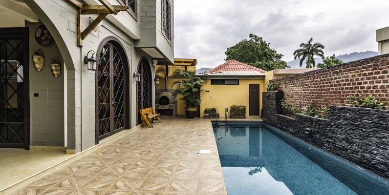 GeoBienes - Casa en venta en Portofino , Vía a la Costa, Guayaquil  - Plusvalia Guayaquil Casas de venta y alquiler Inmobiliaria Ecuador