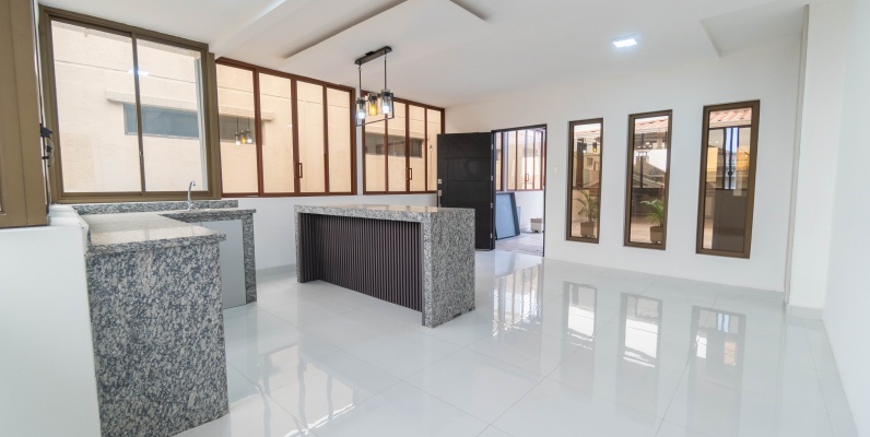Casa en venta en Ubranización Goleta Alcance, Guayaquil GeoBienes - Casa en venta en Ubranización Goleta Alcance, Guayaquil - Plusvalia Guayaquil Casas de venta y alquiler Inmobiliaria Ecuador