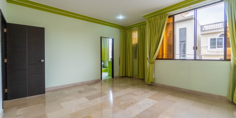 Casa en venta en Ubranización Goleta Alcance, Guayaquil GeoBienes - Casa en venta en Ubranización Goleta Alcance, Guayaquil - Plusvalia Guayaquil Casas de venta y alquiler Inmobiliaria Ecuador