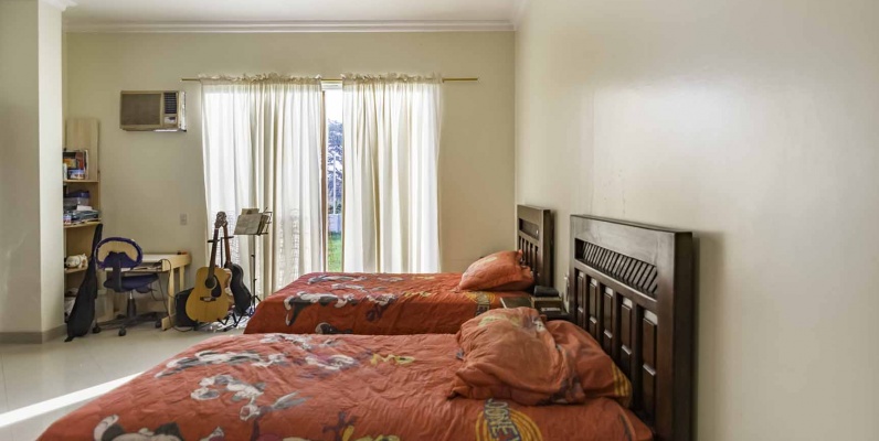 Casa en venta en Urb. El Cortijo vía a Samborondón GeoBienes - Casa en venta en Urb. El Cortijo vía a Samborondón - Plusvalia Guayaquil Casas de venta y alquiler Inmobiliaria Ecuador