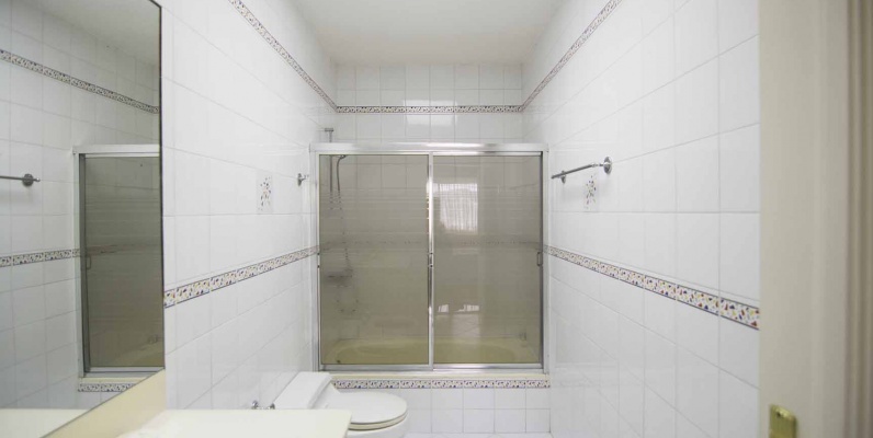 Casa en Venta en Urb. Río Grande, Vía a Samborondón GeoBienes - Casa en Venta en Urb. Río Grande, Vía a Samborondón - Plusvalia Guayaquil Casas de venta y alquiler Inmobiliaria Ecuador