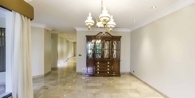 Casa en Venta en Urb. Río Grande, Vía a Samborondón GeoBienes - Casa en Venta en Urb. Río Grande, Vía a Samborondón - Plusvalia Guayaquil Casas de venta y alquiler Inmobiliaria Ecuador