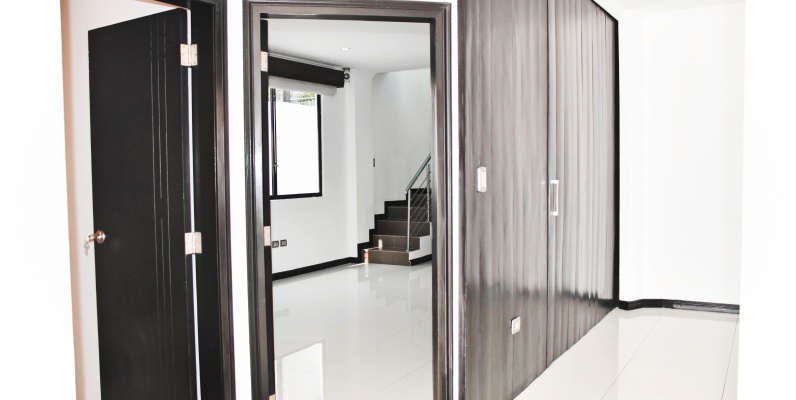 Casa en venta en urbanización Bouganville GeoBienes - Casa en venta en urbanización Bouganville - Plusvalia Guayaquil Casas de venta y alquiler Inmobiliaria Ecuador