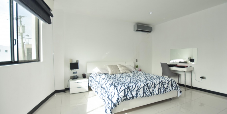 Casa en venta en urbanización Bouganville GeoBienes - Casa en venta en Vía Samborondón km 2.5 - Urb. Bouganville - Plusvalia Guayaquil Casas de venta y alquiler Inmobiliaria Ecuador