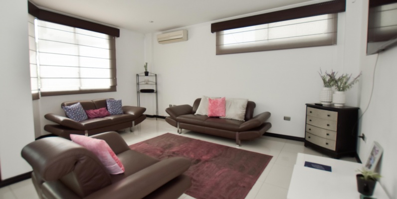 Casa en venta en urbanización Bouganville GeoBienes - Casa en venta en Vía Samborondón km 2.5 - Urb. Bouganville - Plusvalia Guayaquil Casas de venta y alquiler Inmobiliaria Ecuador