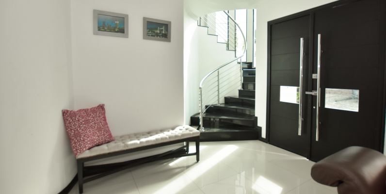 Casa en venta en urbanización Bouganville GeoBienes - Casa en venta en Vía Samborondón km 2.5 - Urb. Bouganville - Plusvalia Guayaquil Casas de venta y alquiler Inmobiliaria Ecuador