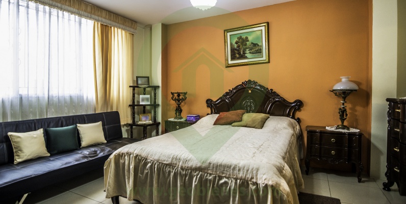 Casa en venta en Urbanización Castilla vía a Samborondón GeoBienes - Casa en venta en Urbanización Castilla vía a Samborondón - Plusvalia Guayaquil Casas de venta y alquiler Inmobiliaria Ecuador