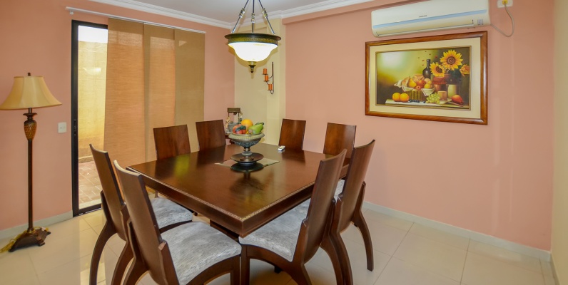 Casa en venta en urbanización Ciudad Celeste sector Vía Samborondón GeoBienes - Casa en venta en urbanización Ciudad Celeste sector Vía Samborondón - Plusvalia Guayaquil Casas de venta y alquiler Inmobiliaria Ecuador