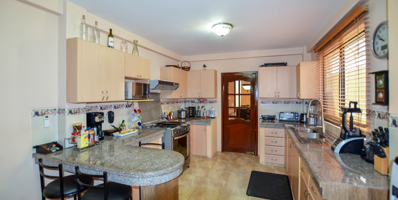 Casa en venta en urbanización Ciudad Celeste sector Vía Samborondón GeoBienes - Casa en venta en urbanización Ciudad Celeste sector Vía Samborondón - Plusvalia Guayaquil Casas de venta y alquiler Inmobiliaria Ecuador