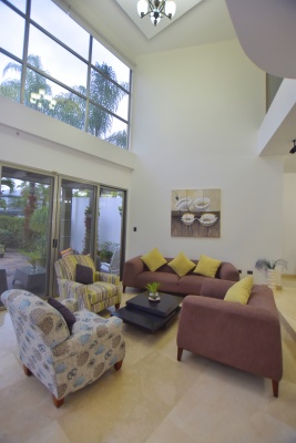 Casa en venta en urbanización Laguna del Sol, Samborondón GeoBienes - Casa en venta en urbanización Laguna del Sol, Samborondón - Plusvalia Guayaquil Casas de venta y alquiler Inmobiliaria Ecuador